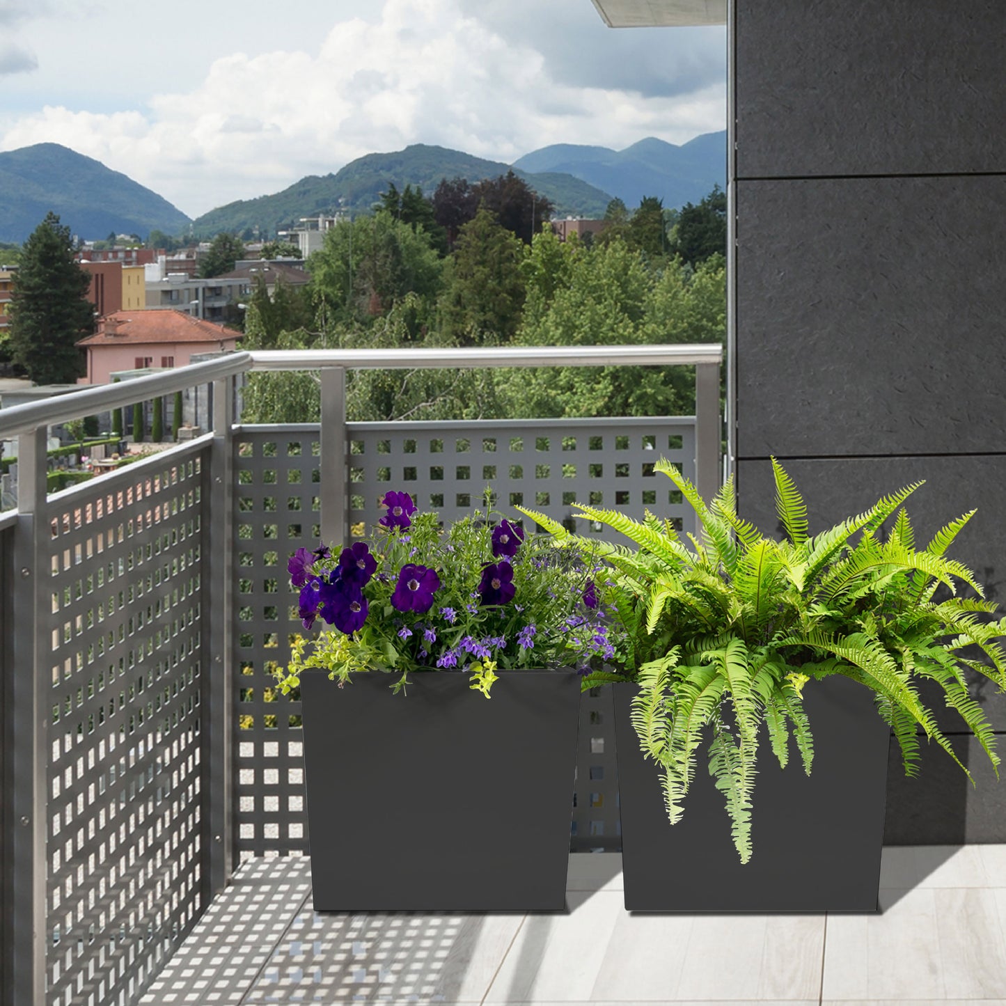 Cocoyard Metal Cube Planter, Black