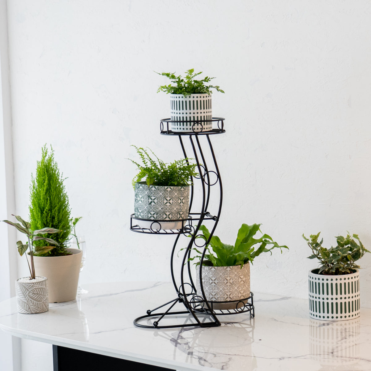 No-Assembly Space-Saving Metal Plant Stand, Indoor & Outdoor Plant Holder, Small