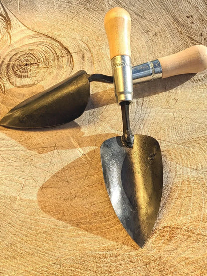 4 Piece Gift Set: Scuffle Weeder, Large Trowel, V-Hoe & Weeding Fork