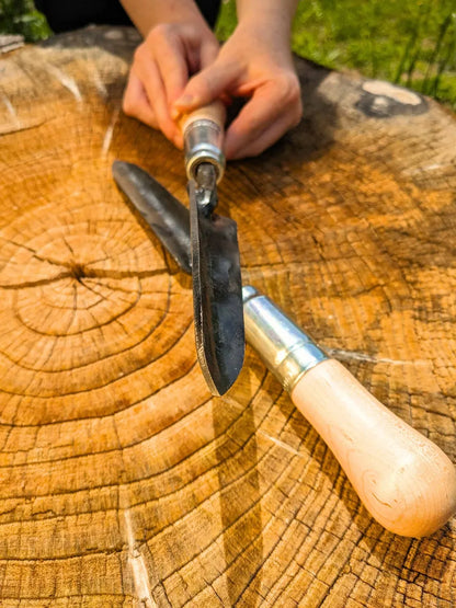 Sharp Shooter Trowel